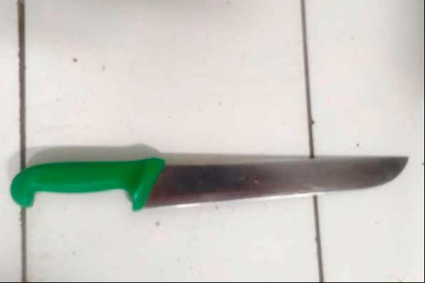 Homem chega em bar falando em “matar alguém” e acaba dominado e preso