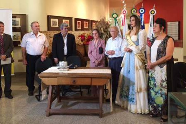 Vicente Nepomuceno é homenageado com selo personalizado pelos 100 anos de vida