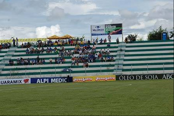 Mamoré e Cruzeiro levam milhares de torcedores ao Estádio Bernardo Rubinger