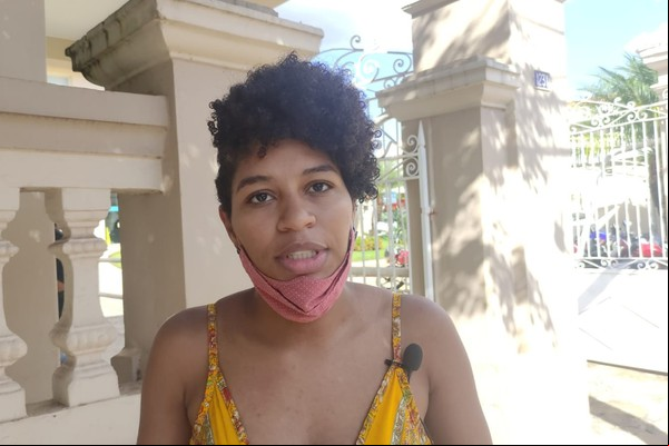 Mãe de bebê recém-nascida clama por transferência urgente da filha internada em UTI