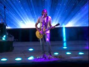 Conhecida na voz de Milton Nascimento, 14 Bis canta “Caçador de mim”, veja ao vivo