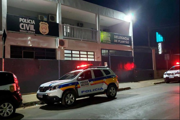 Fim do relacionamento: jovem é preso por agredir e prender mulher em casa