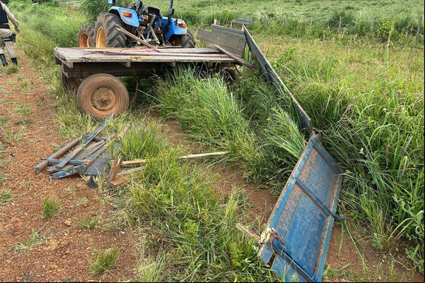 Operador de trator tem perna furada após ser atingido por caminhão na AMG 1420