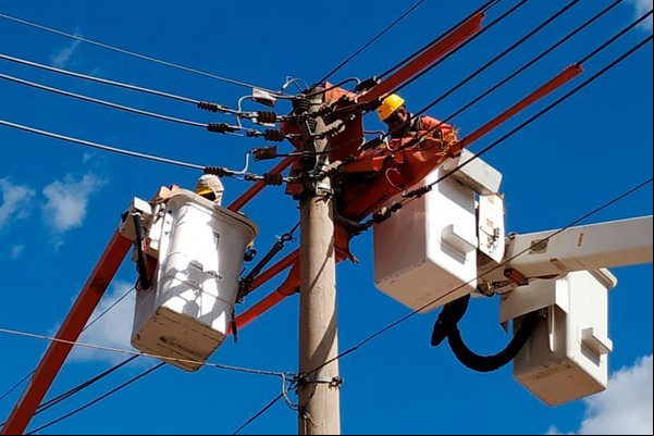 Moradores voltam a relatar piques constantes de energia; Cemig diz que problema foi resolvido