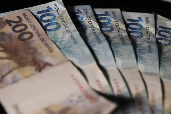 Contas públicas têm superávit de R$ 104 bilhões em janeiro