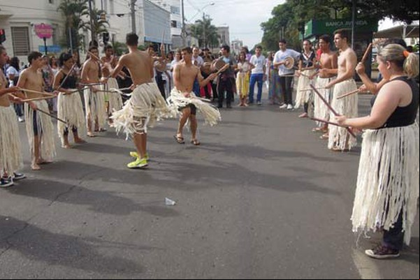 Dia da Consciência Negra é comemorado com eata e apresentações na Praça do Coreto