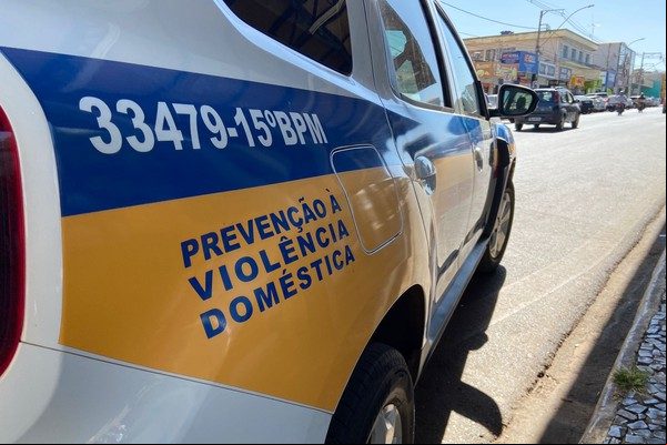 Homem pede dinheiro, ameaça matar o filho e os pais da ex e acaba preso em Patos de Minas