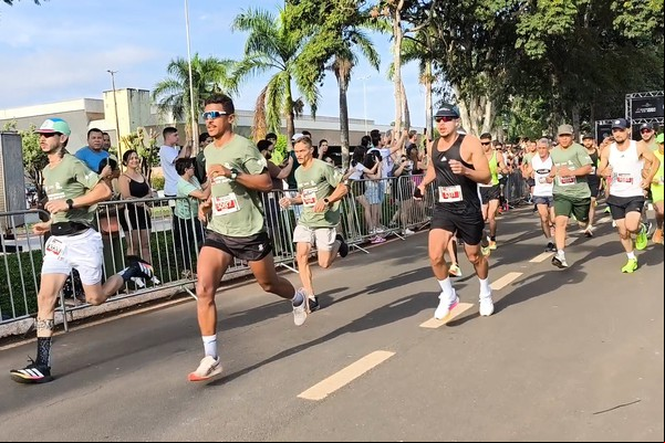 Mais de mil competidores participam da corrida de 50 anos do 15º Batalhão da Polícia Militar