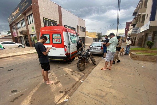 Acidente após avanço de parada obrigatória deixa duas pessoas feridas no bairro Lagoa Grande