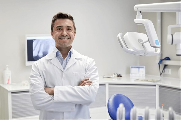 Dentista referência em Implantes dentários seleciona pacientes para parcelar tratamentos em até 3 anos*, confira