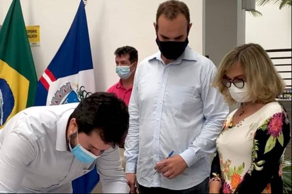 Ordem de serviço para construção de creches e reforma de CMEI é assinada em Patos de Minas