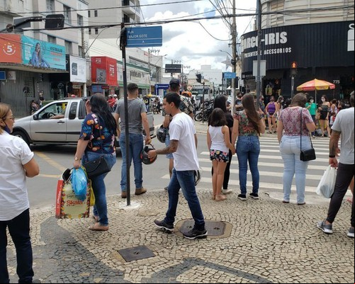 Mulher é presa em flagrante após furtar itens em loja no Centro e voltar para cometer novo crime